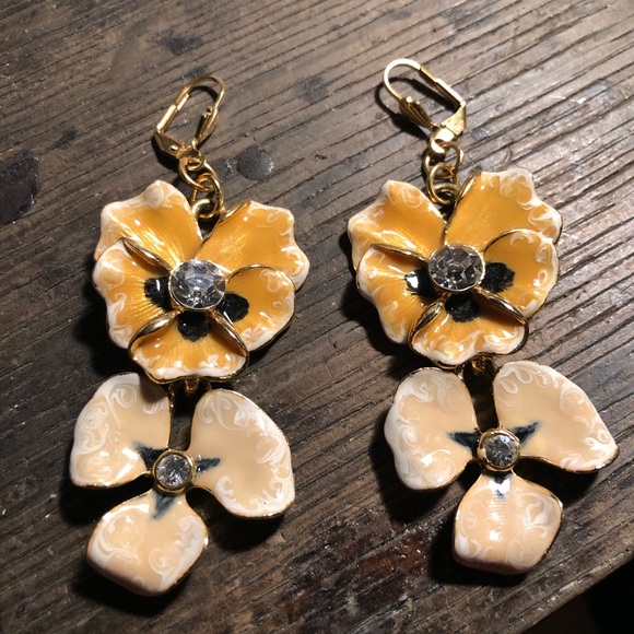 Enameled pansy flower earrings with rhinestones. - Picture 3 of 5